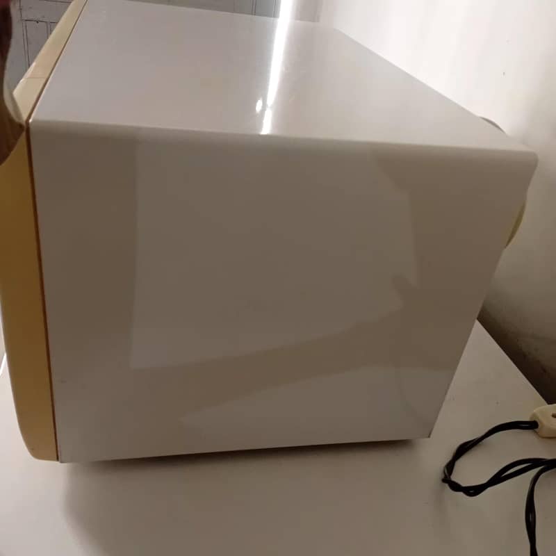 Dawlance Microwave 3