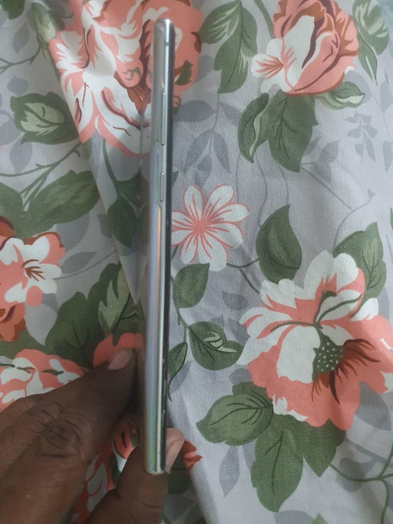 Samsung Mobile Note 10 Plus 4