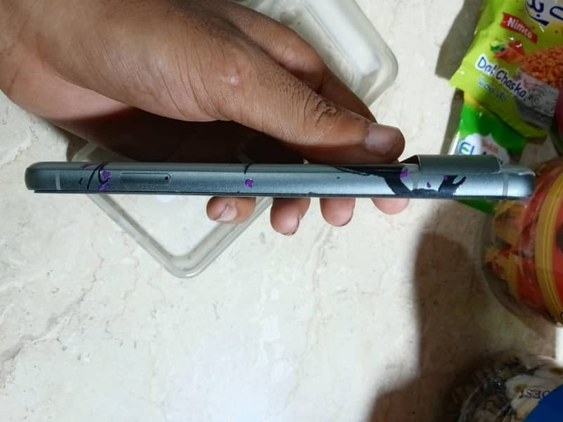 Google Pixel 8 4
