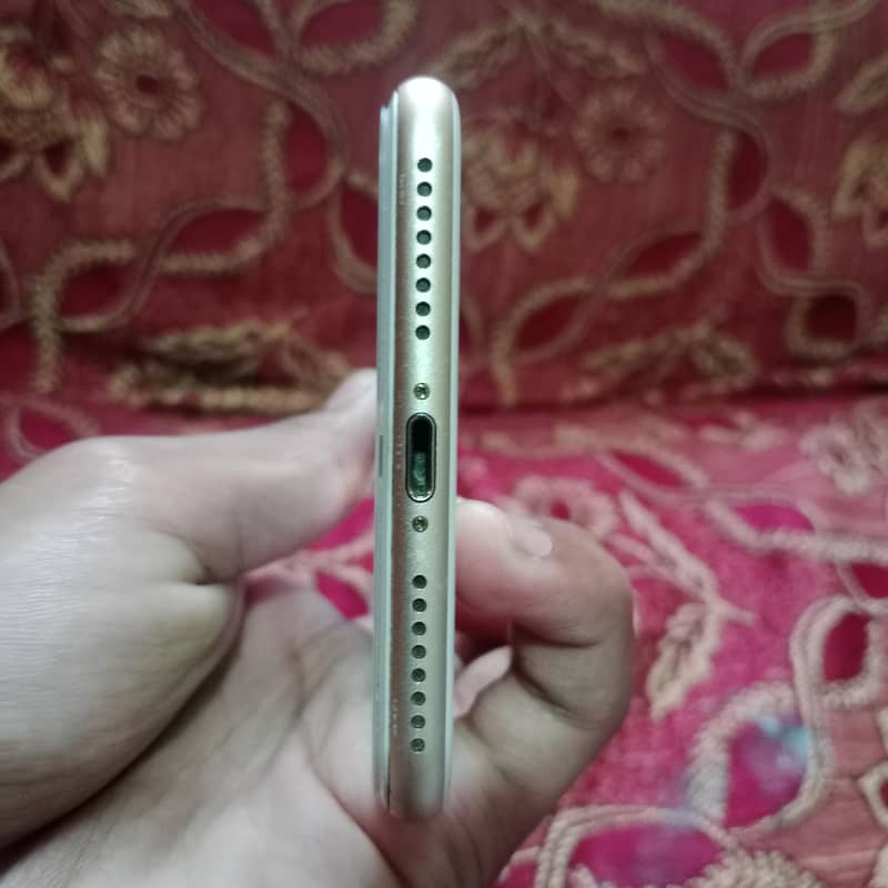 Apple iPhone 7 Plus 3