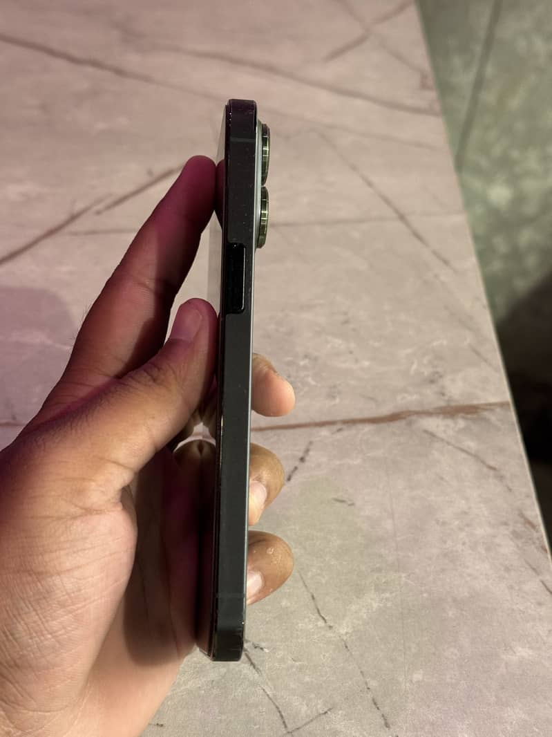 Apple iPhone 13 Pro 1