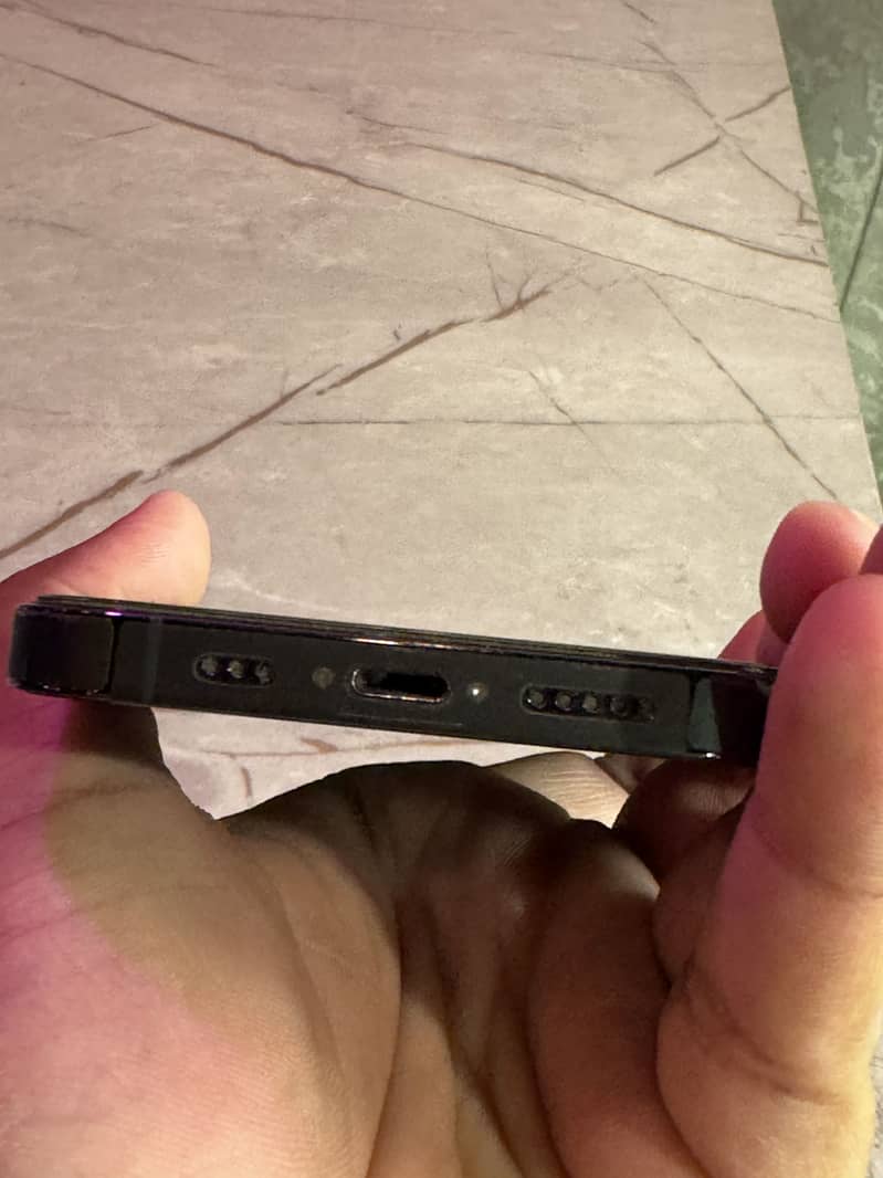 Apple iPhone 13 Pro 2