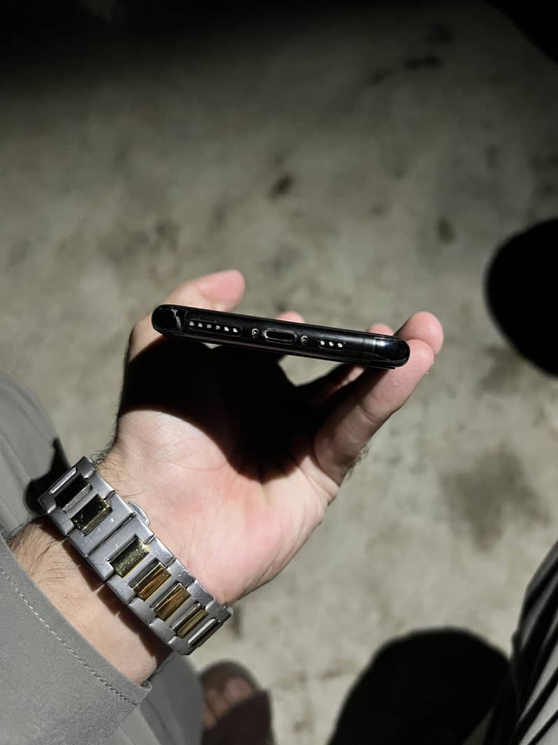 Apple iPhone 11 Pro 3