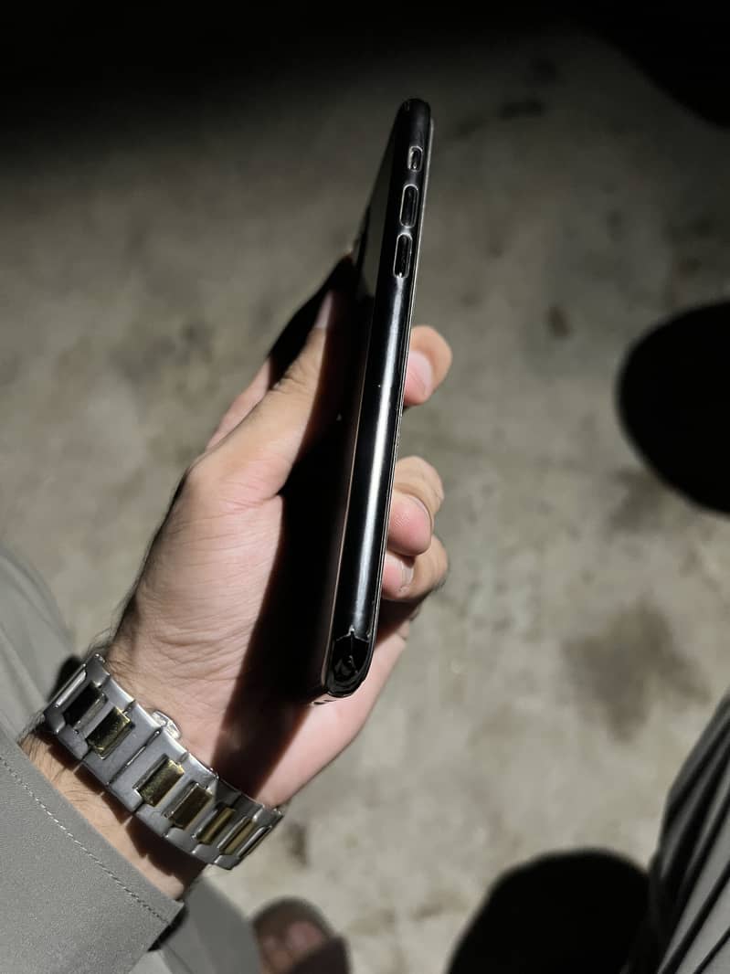 Apple iPhone 11 Pro 5