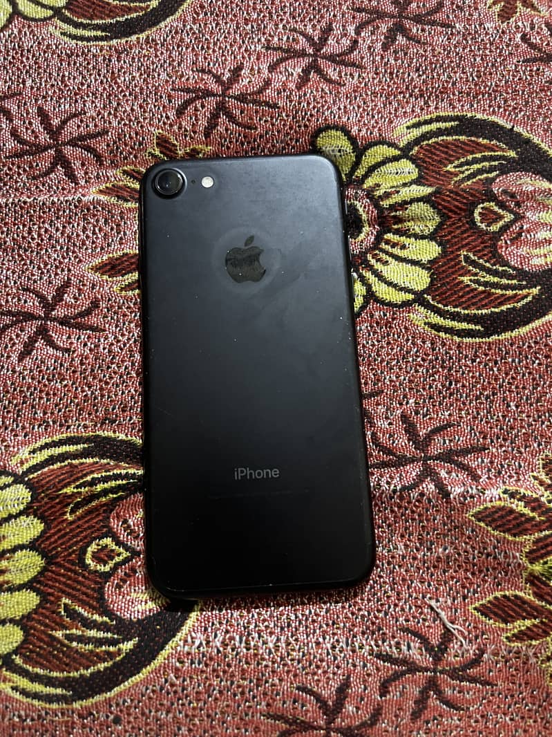 Apple iPhone 7 2