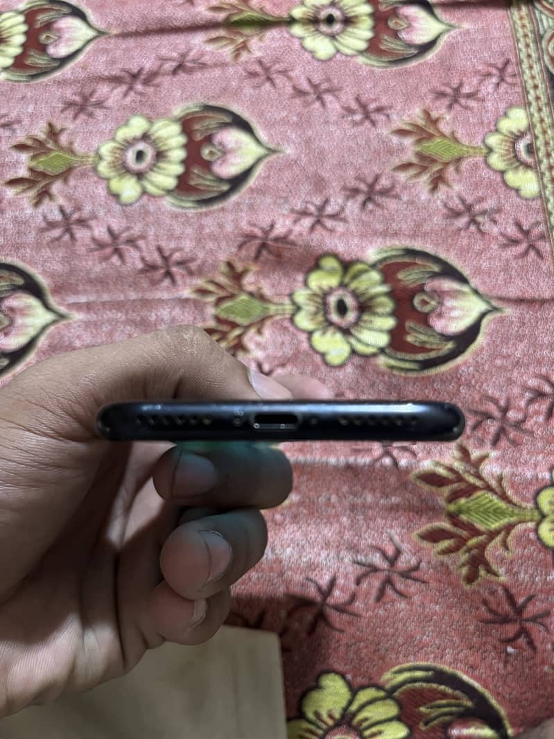 Apple iPhone 7 7