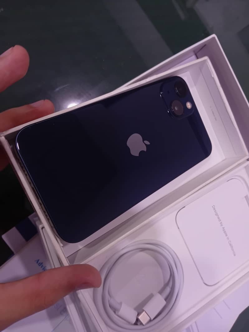 Apple iPhone 13 0