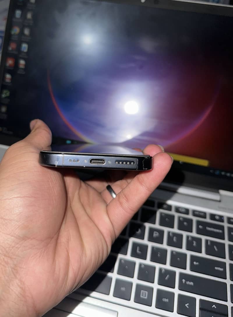 Apple iPhone 15 Pro 2