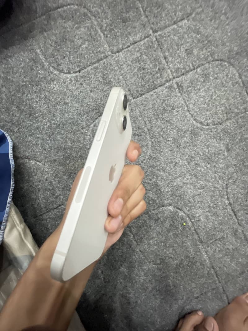 Apple iPhone 14 4