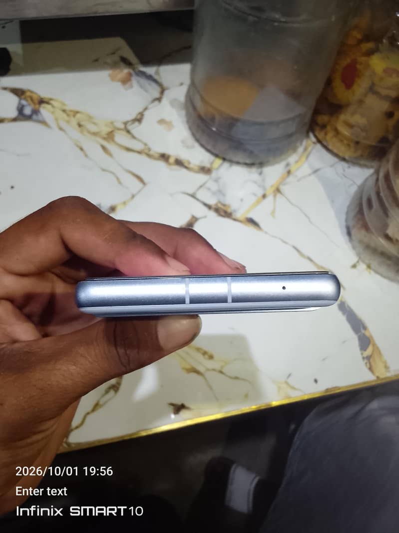 Google Pixel 7 4