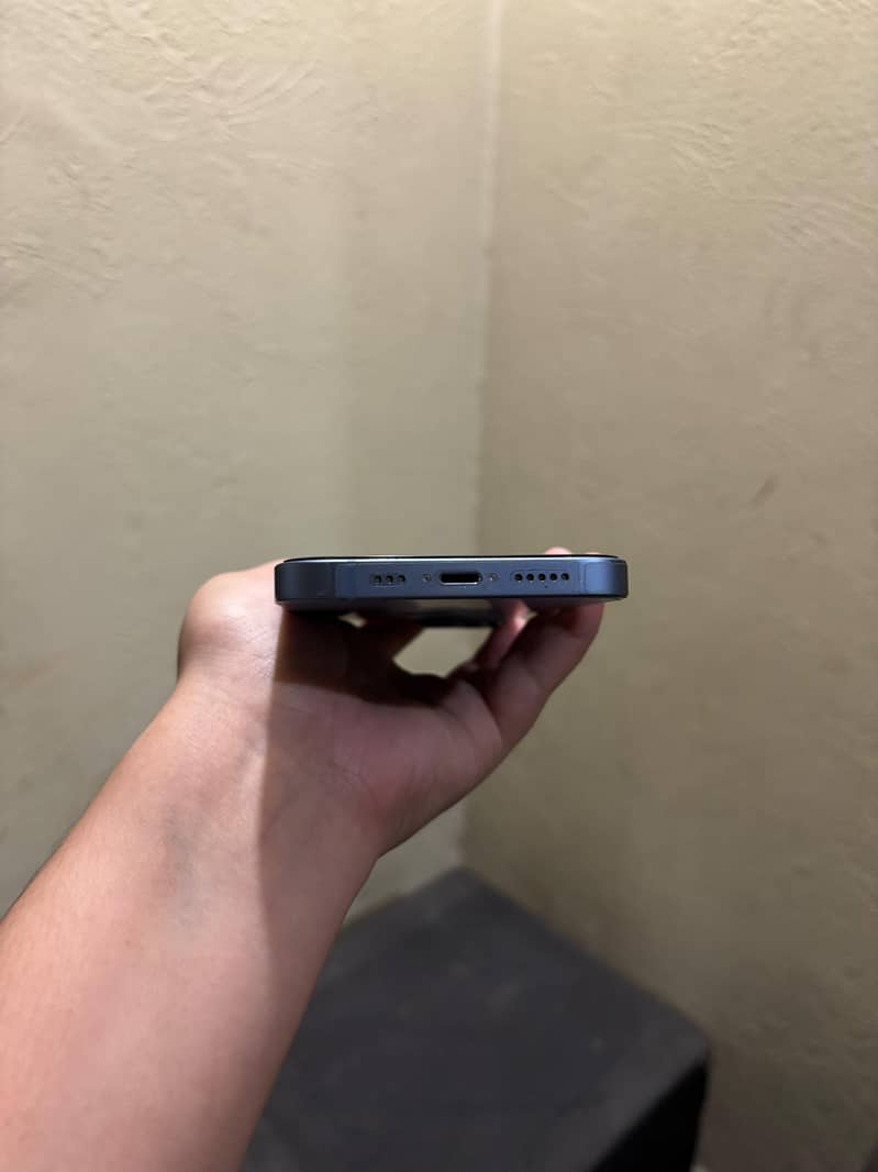 Apple iPhone 14 4