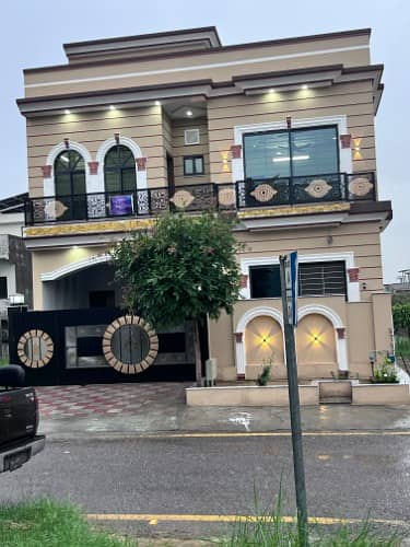 Corner Brand New House For Sale Faisal Town 30*60 Block A