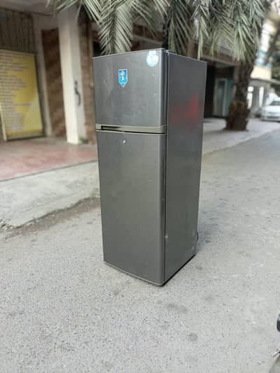 Haier Fridge Medium size Genuine fully okay fast cooling