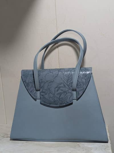 hand bag just for 5,500.