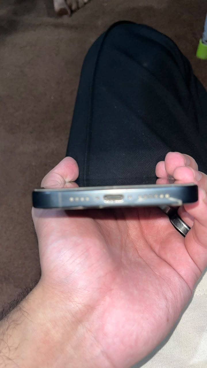 Apple iPhone 15 Pro Max 5
