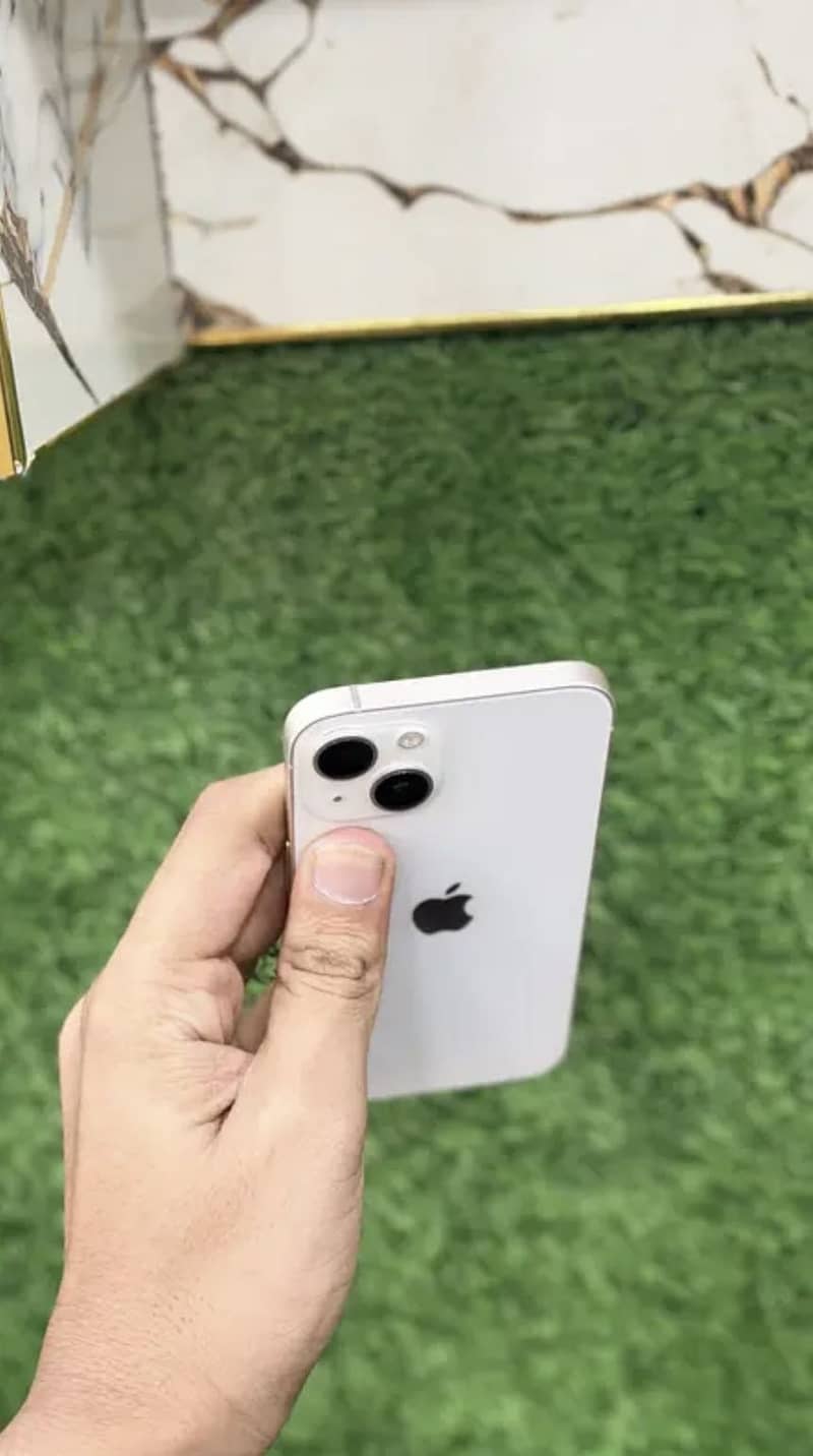 Apple iPhone 13 2