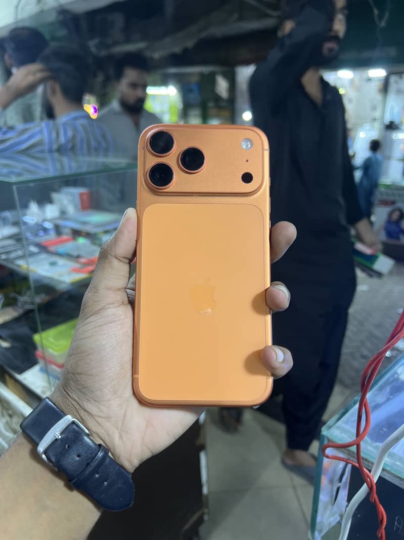 Apple iPhone 17 Pro Max 3