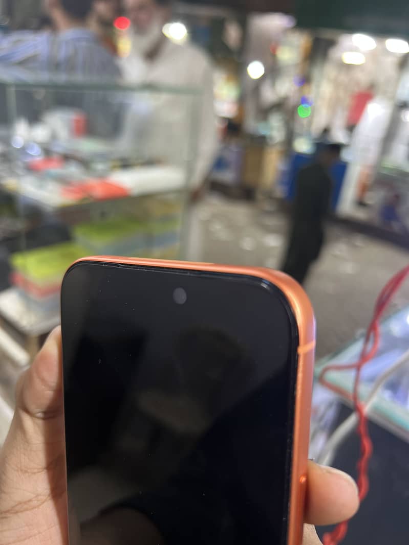 Apple iPhone 17 Pro Max 4