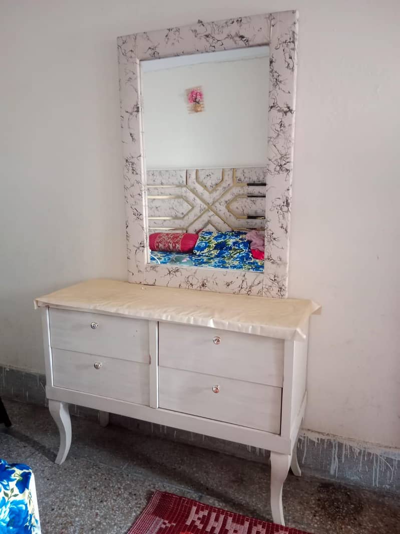 Bed, side tables, dressing table with mirror, showcase 3