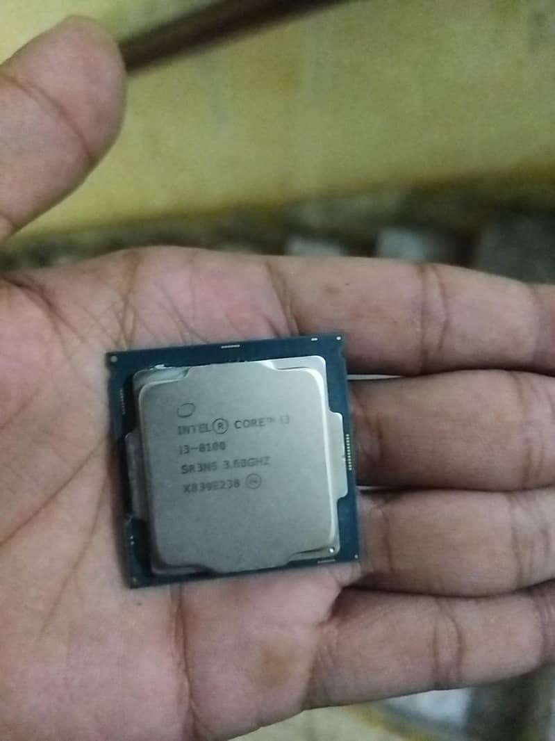 i3 8100 processer 0