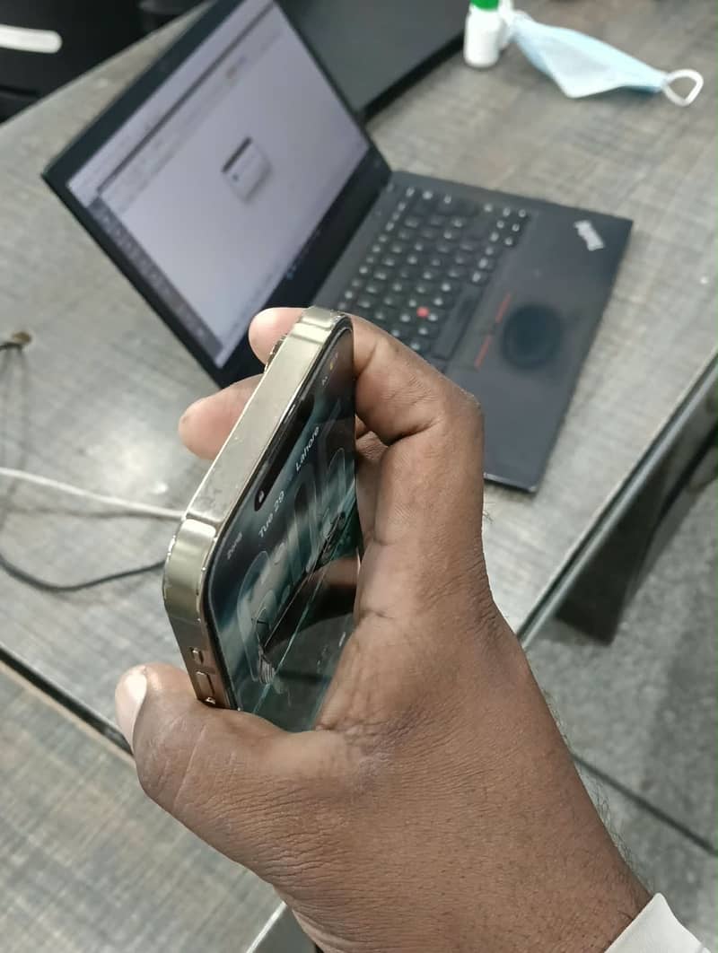 Apple iPhone 14 Pro 4