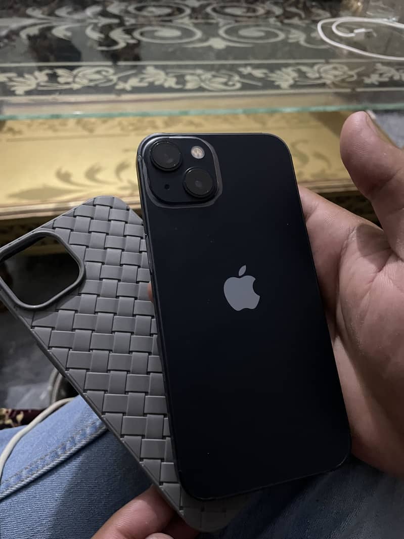 Apple iPhone 13 4