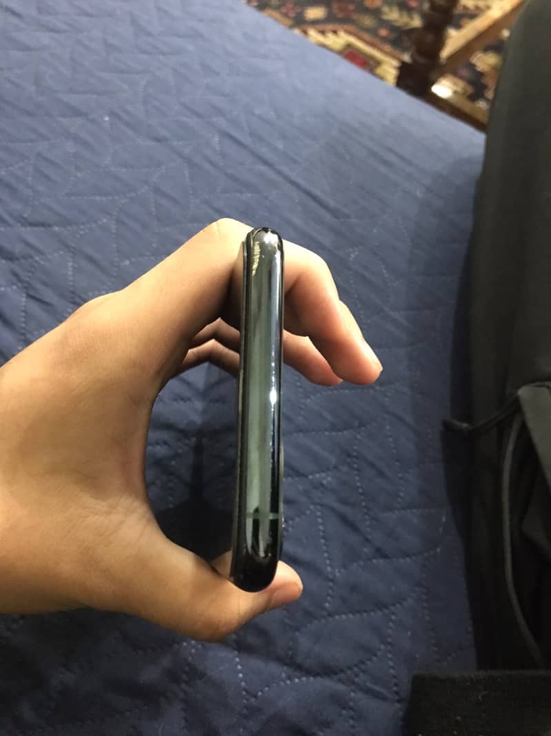 Apple iPhone 11 Pro Max 2