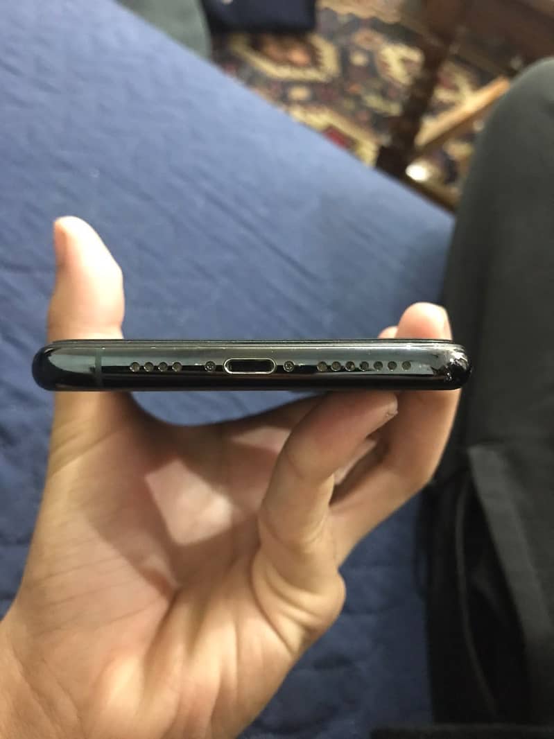 Apple iPhone 11 Pro Max 6