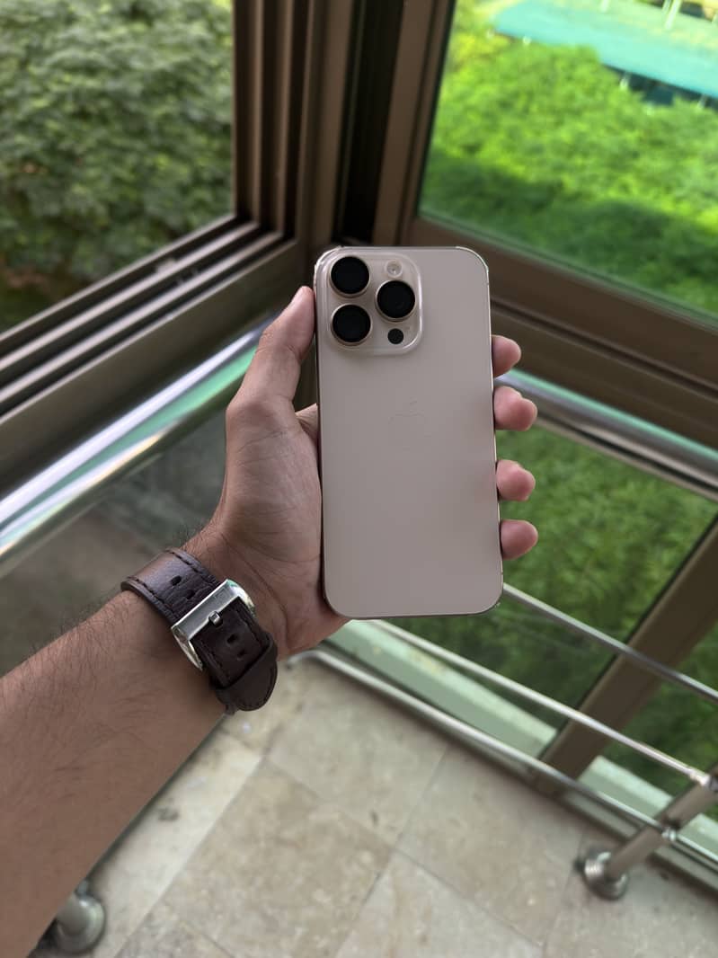 Apple iPhone 16 Pro 7