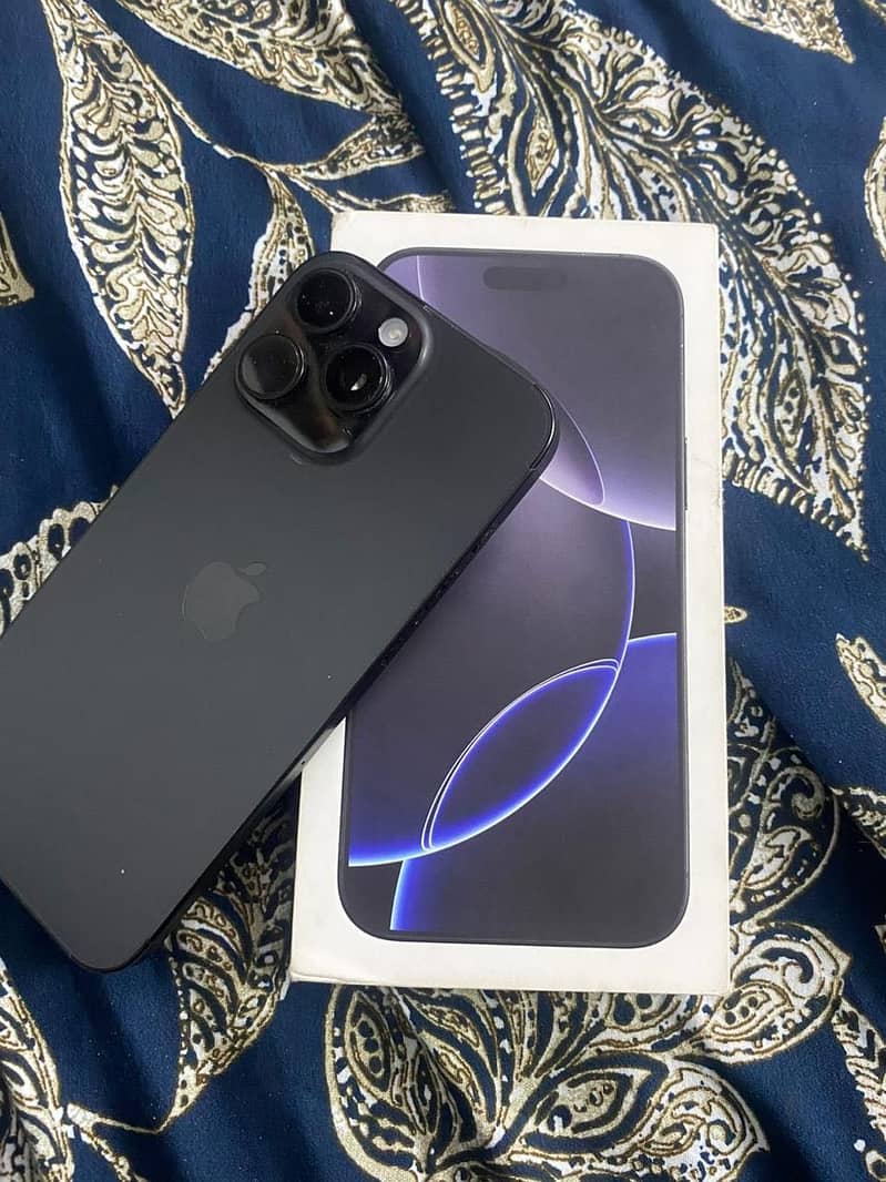 Apple iPhone 16 Pro Max 0