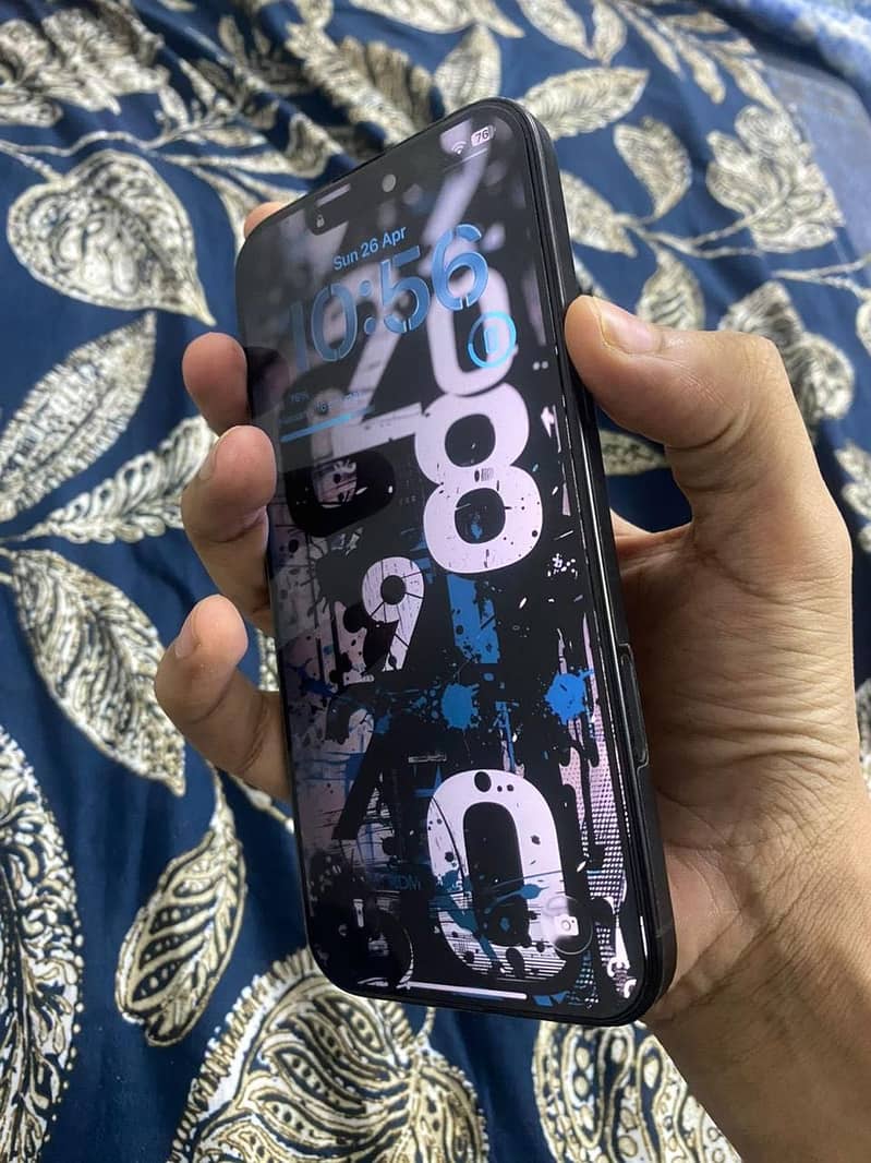 Apple iPhone 16 Pro Max 1