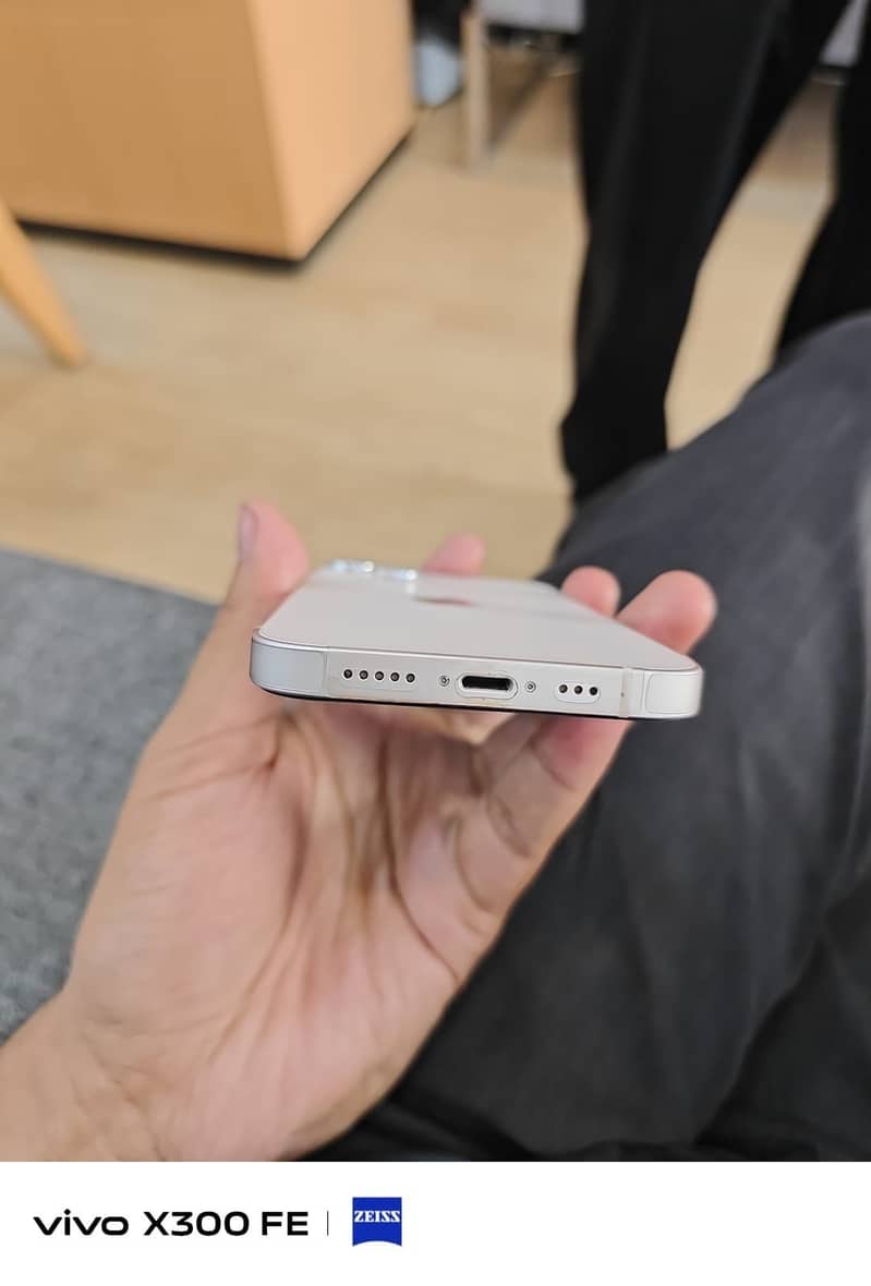 Apple iPhone 13 8