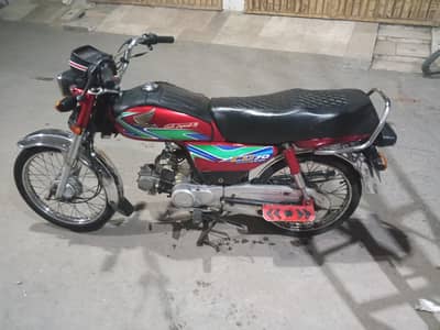 CD 70 Model 2017/2018 all ok bike ha 03155100377 whatapp number