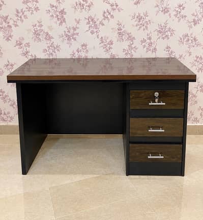 Wooden Office Table/Work Table