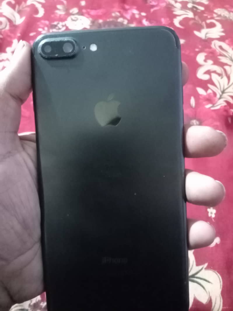 Apple iPhone 7 Plus 1