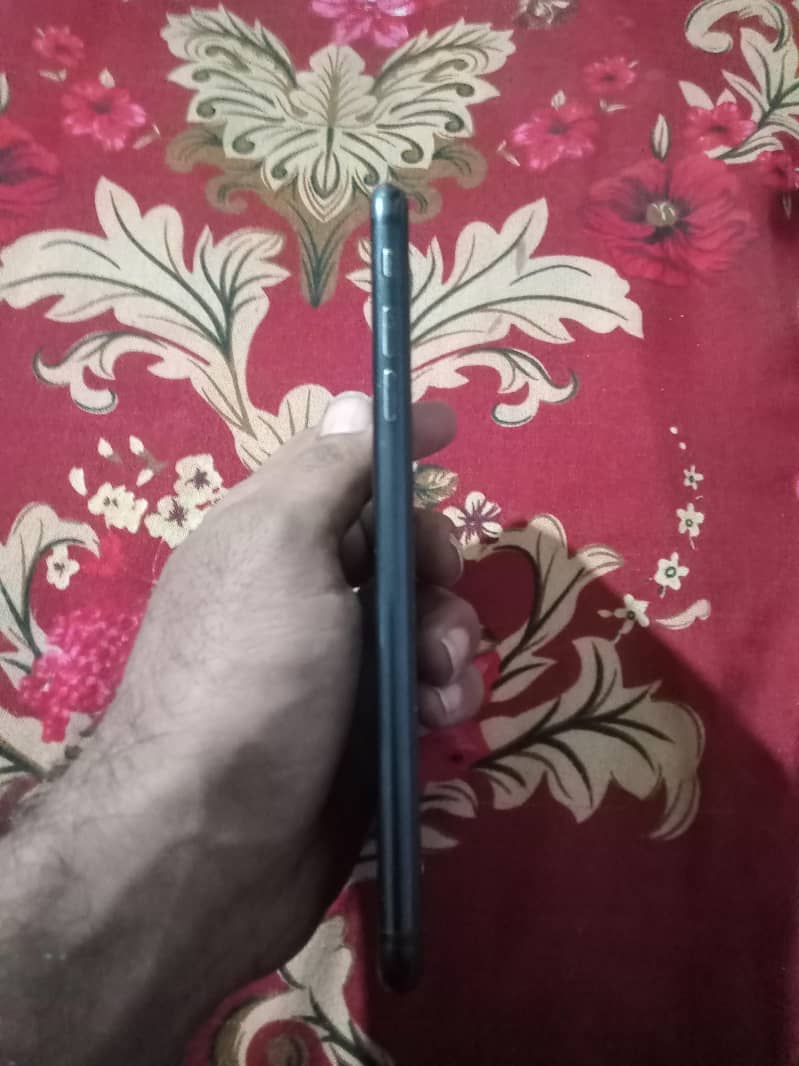 Apple iPhone 7 Plus 3