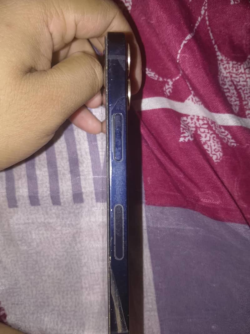 Apple iPhone 12 mini 3