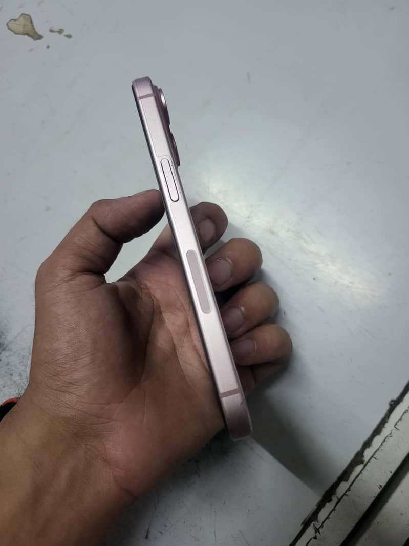 Apple iPhone 15 5