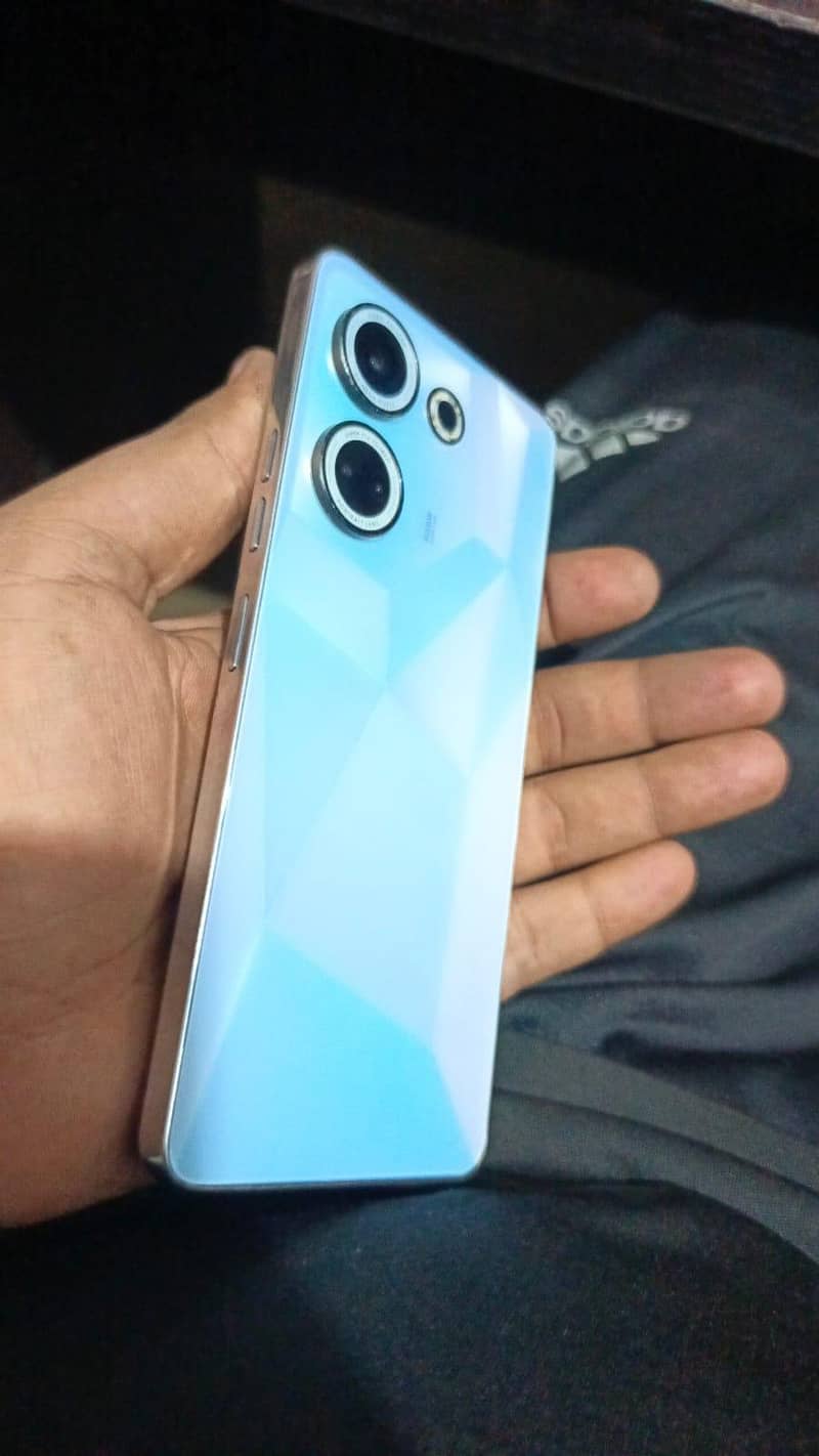 Tecno CAMON 20 2
