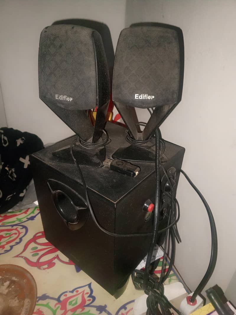 Edifier Bluetooth speaker 0