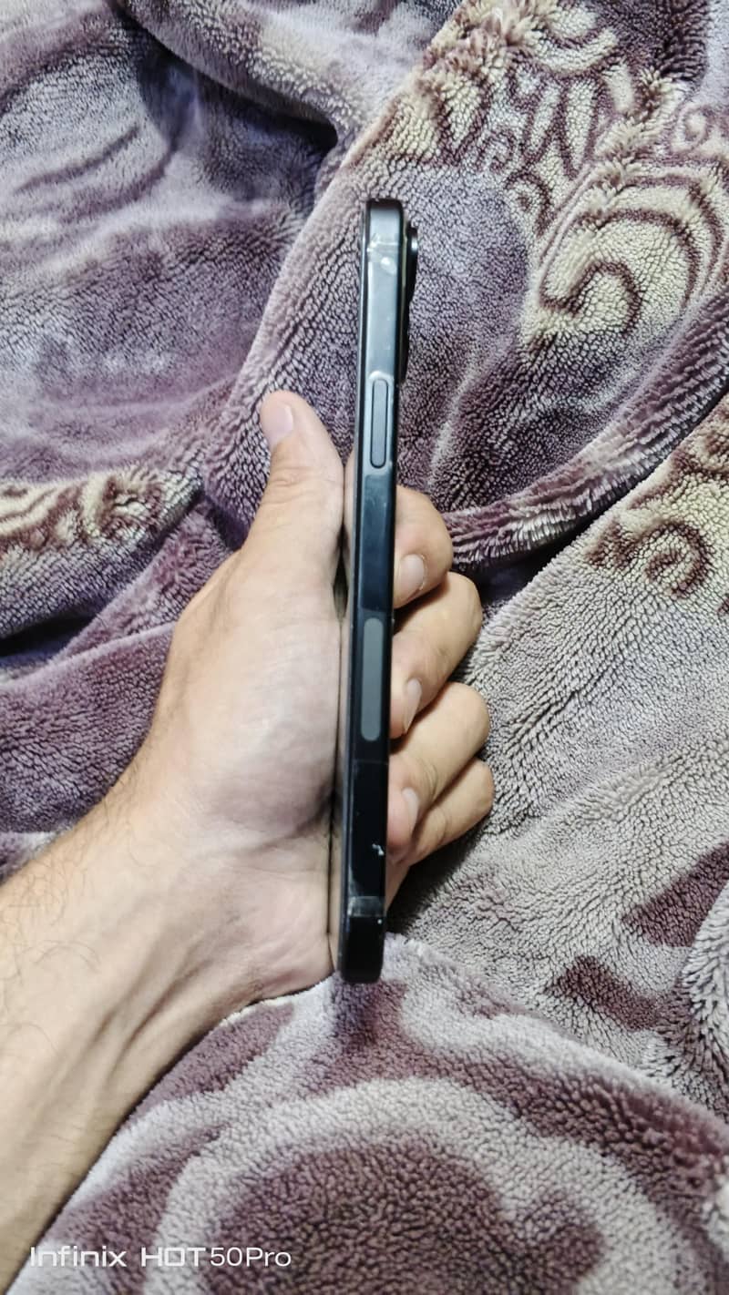 Apple iPhone 15 plus 1