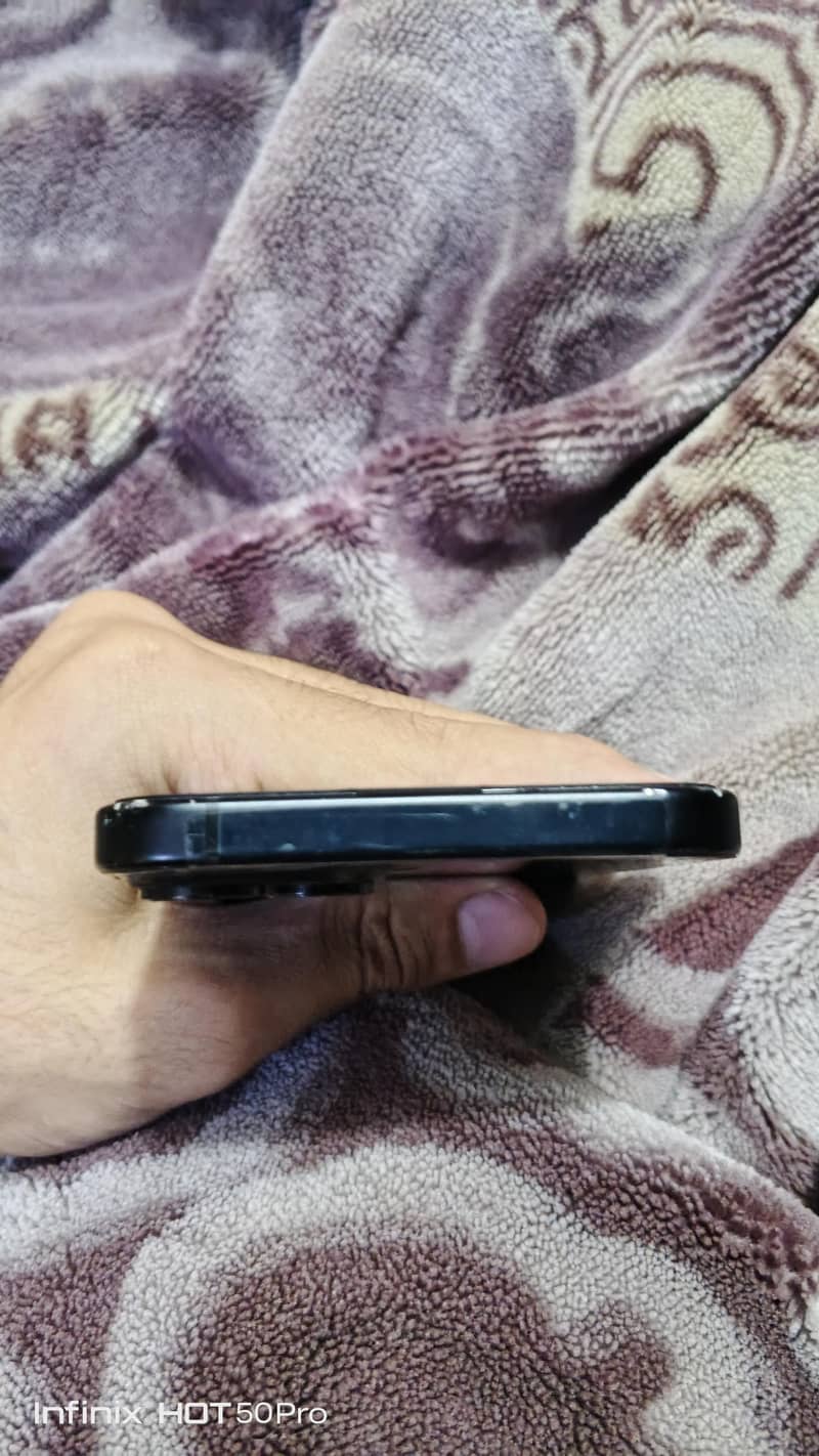 Apple iPhone 15 plus 4