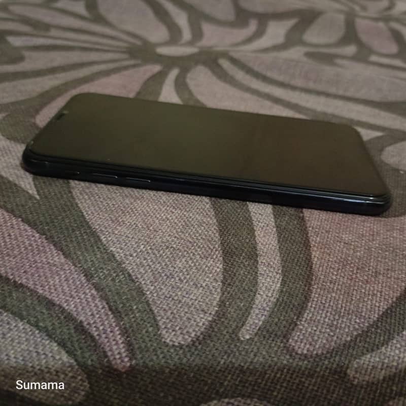 iPhone 11 Pro Max 4