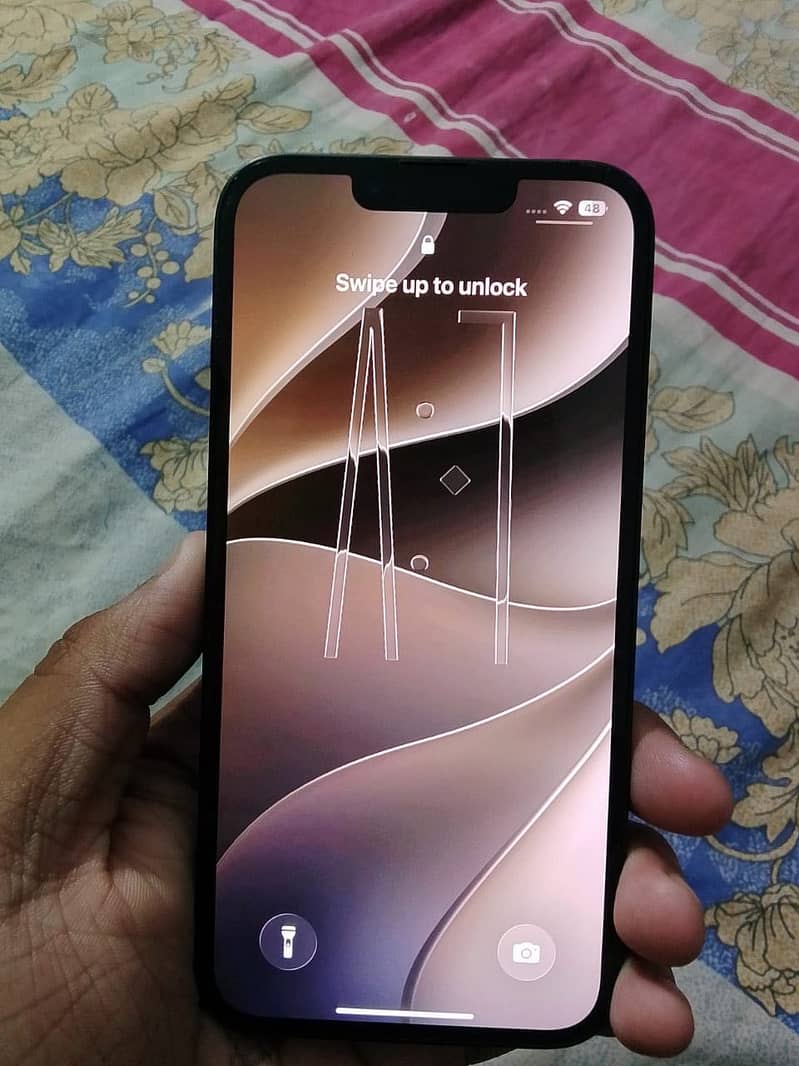 Apple iPhone 13 2