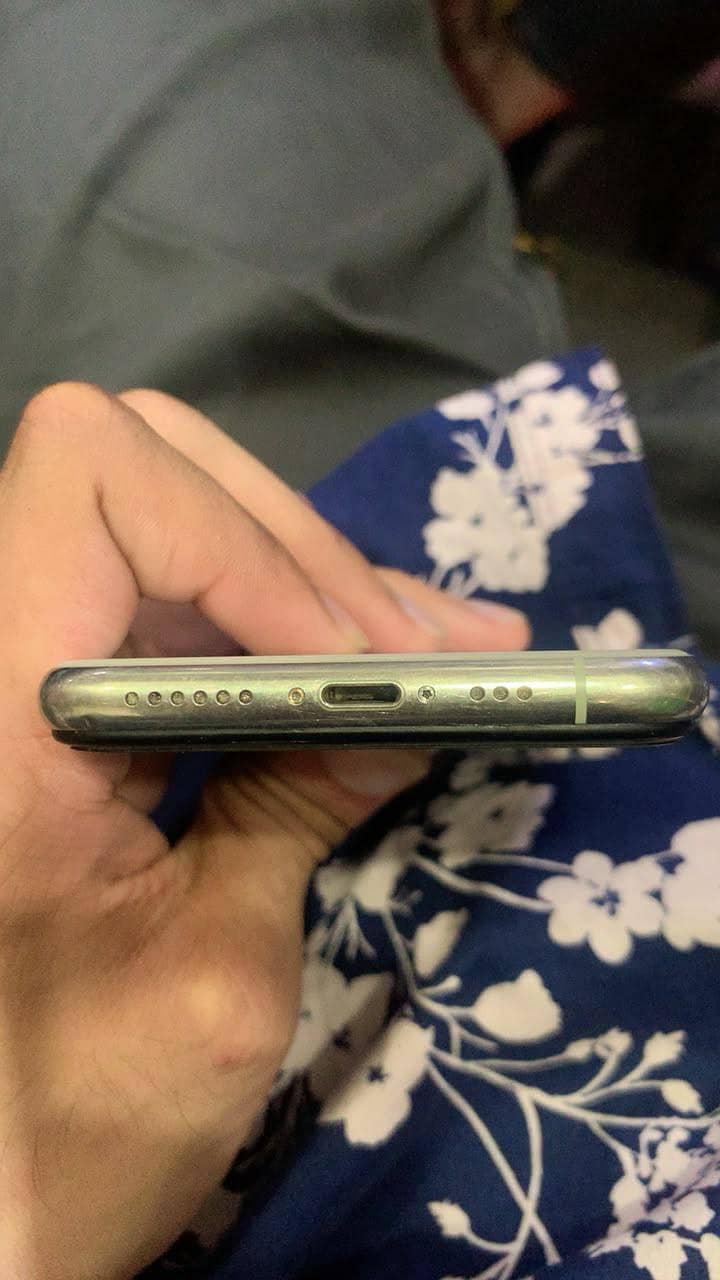Apple iPhone 11 Pro 2