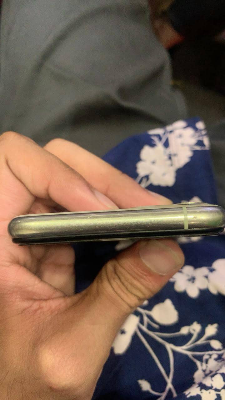 Apple iPhone 11 Pro 3