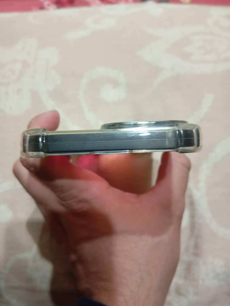 Apple iPhone 14 Pro Max 4