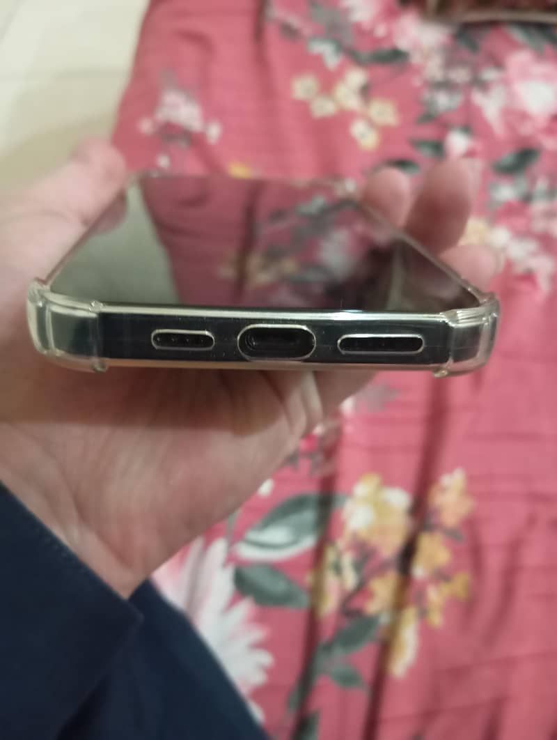 Apple iPhone 14 Pro Max 8