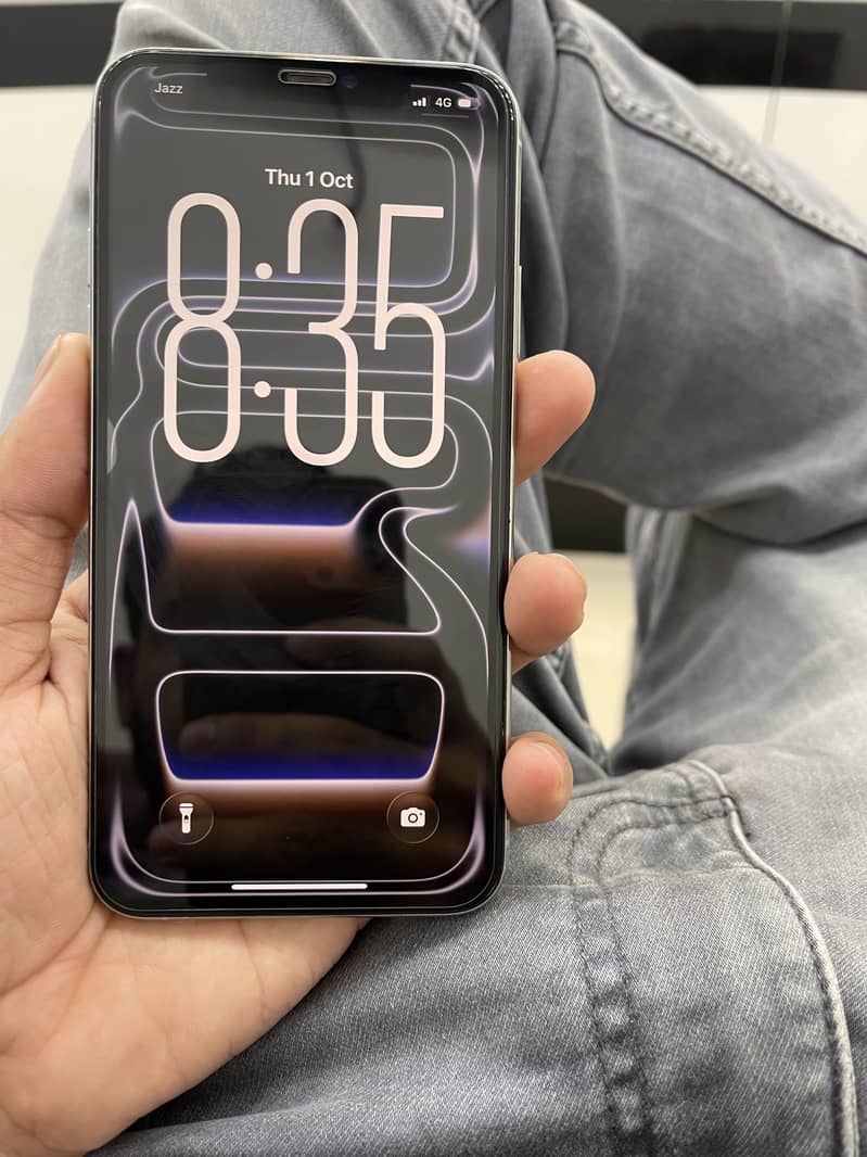 Apple iPhone 11 Pro Max 4