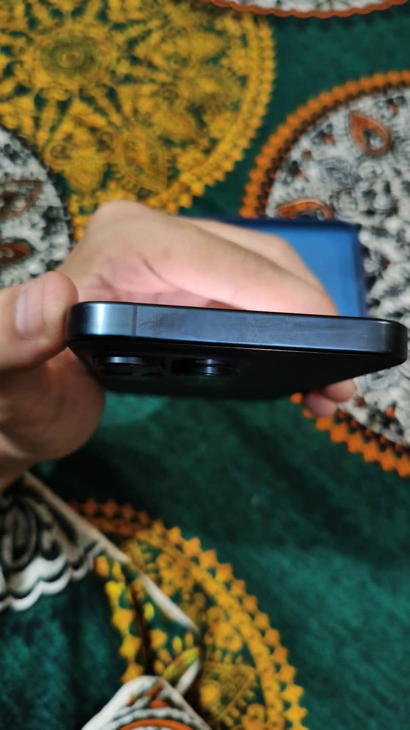 Apple iPhone 15 Pro Max 4